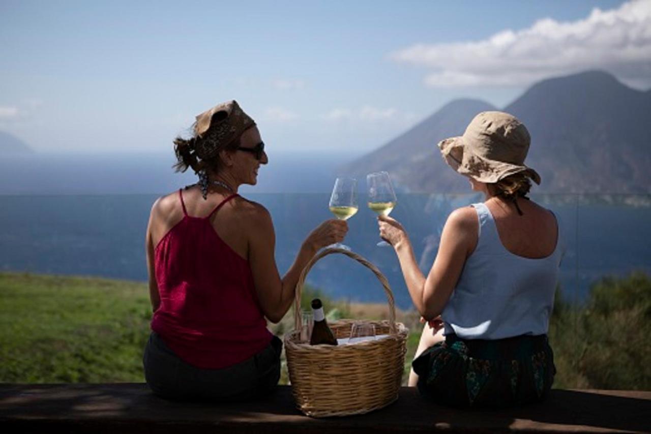 Tenuta Di Castellaro Winery & Resort ليباري المظهر الخارجي الصورة