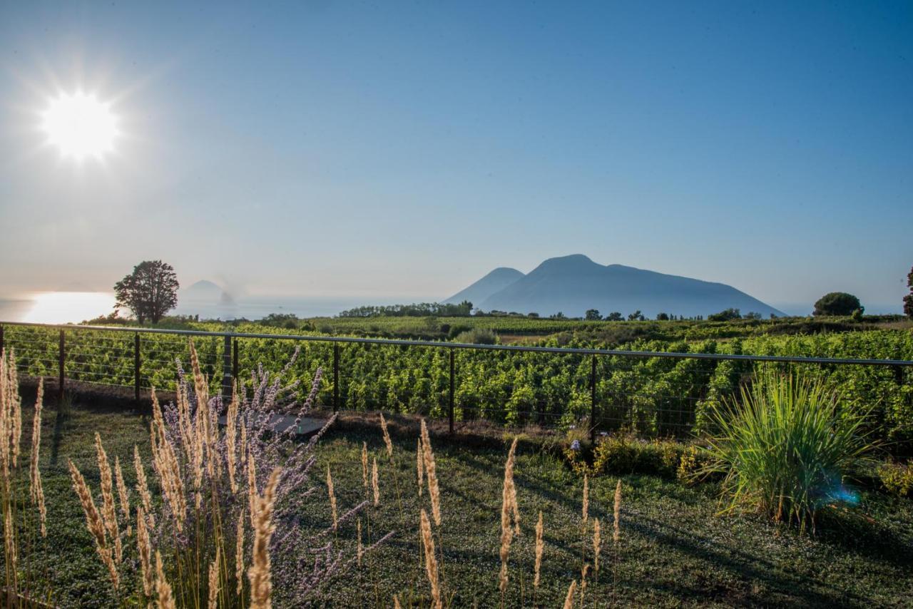 Tenuta Di Castellaro Winery & Resort ليباري المظهر الخارجي الصورة